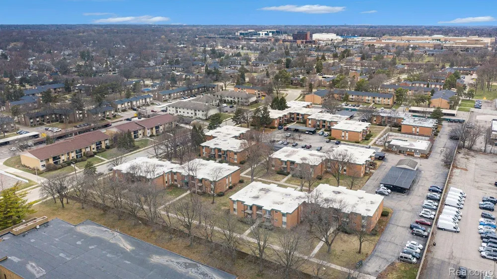 1840 Axtell Drive #7 Troy City, MI 48084