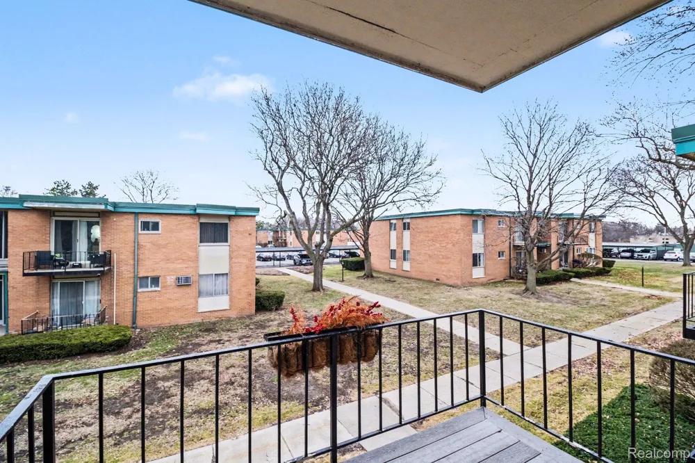 1840 Axtell Drive #7 Troy City, MI 48084