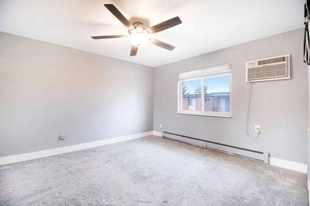 1840 Axtell Drive #7 Troy City, MI 48084