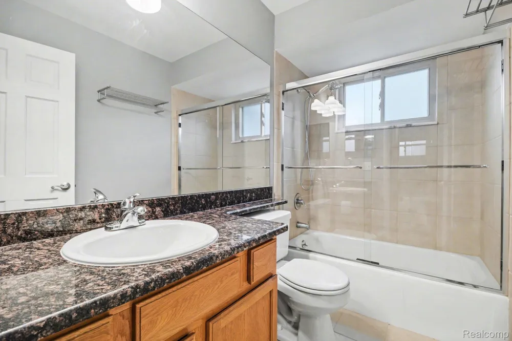 1840 Axtell Drive #7 Troy City, MI 48084