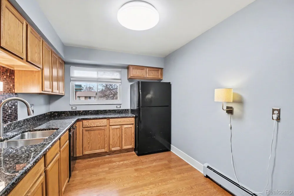 1840 Axtell Drive #7 Troy City, MI 48084