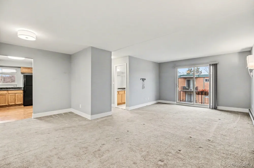 1840 Axtell Drive #7 Troy City, MI 48084