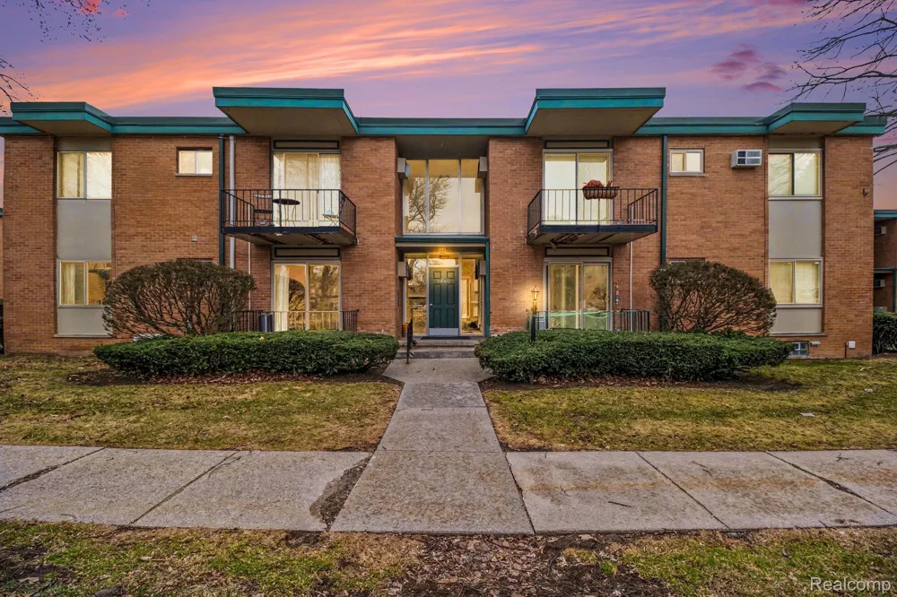1840 Axtell Drive #7 Troy City, MI 48084