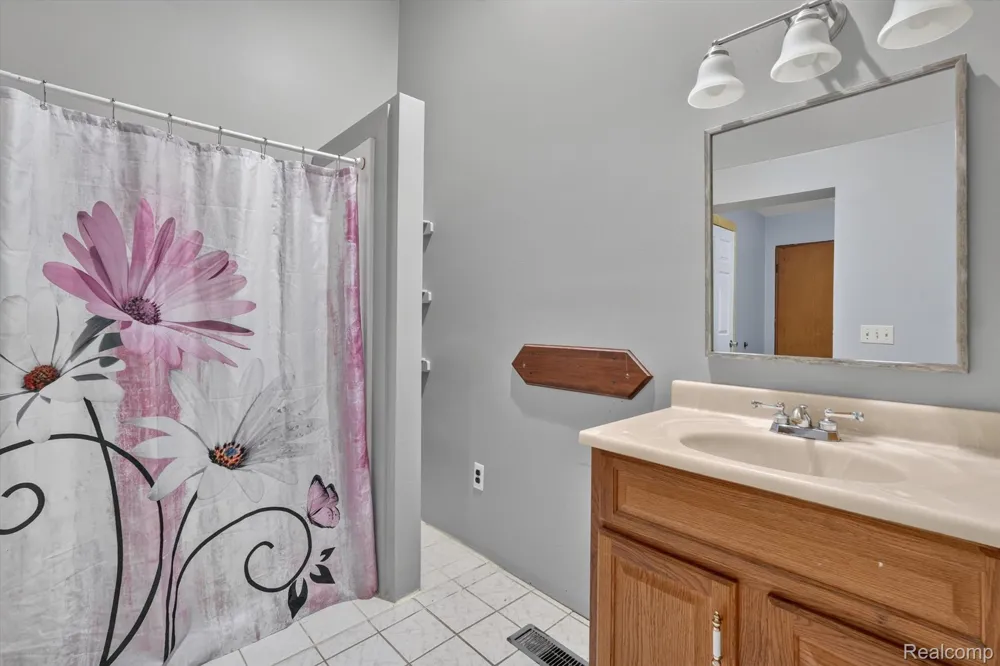 10470 Baldwin Road Gaines Township, MI 48436