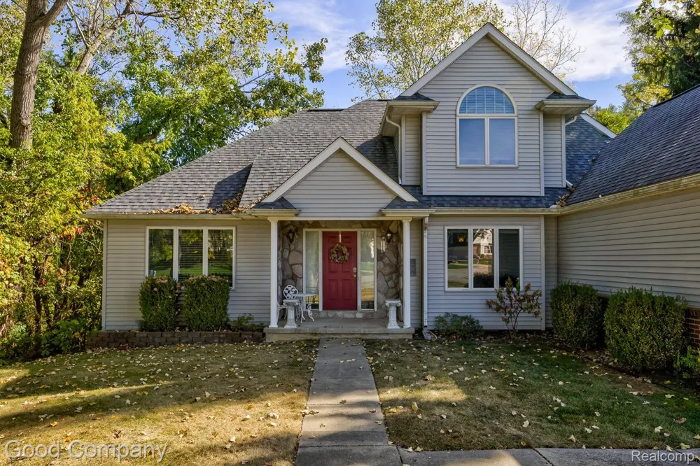 575 Lakes Edge Drive Oxford Village, MI 48371