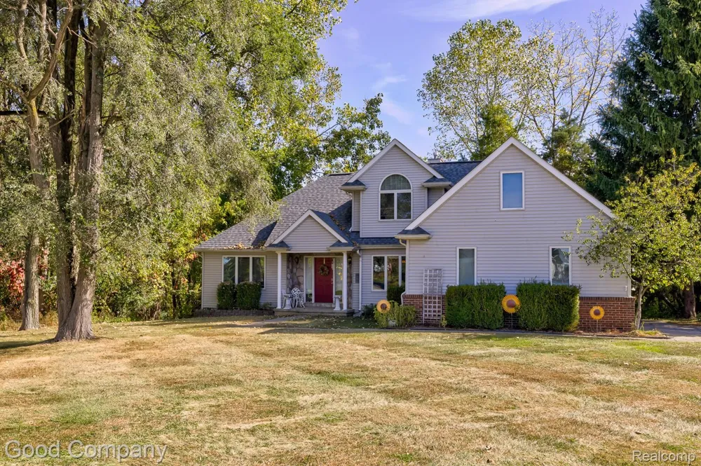 575 Lakes Edge Drive Oxford Village, MI 48371