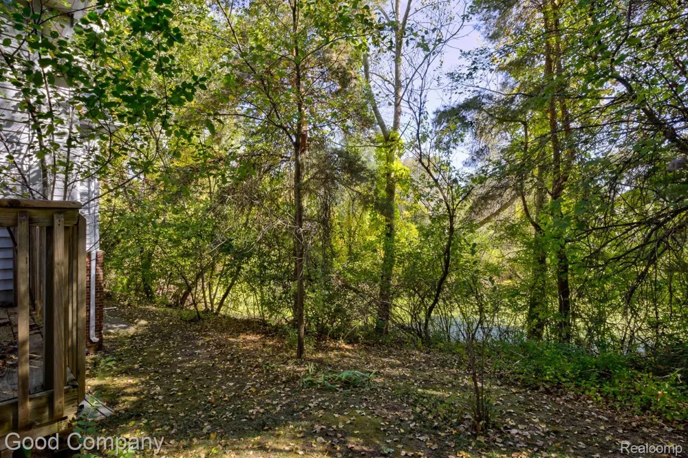 575 Lakes Edge Drive Oxford Village, MI 48371