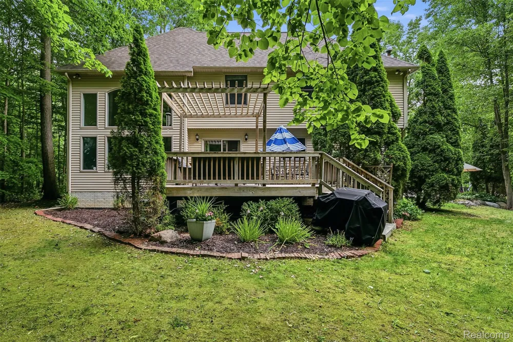 9293 Oakview Drive Swartz Creek City, MI 48473