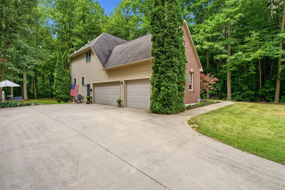 9293 Oakview Drive Swartz Creek City, MI 48473
