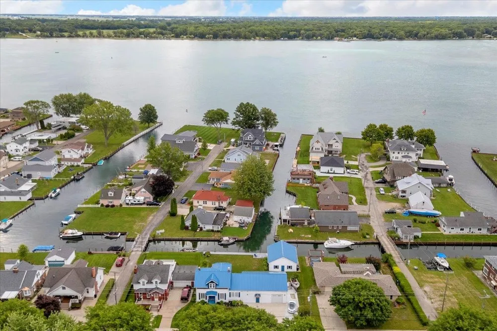 1748 Saint Clair River Drive Algonac City, MI 48001
