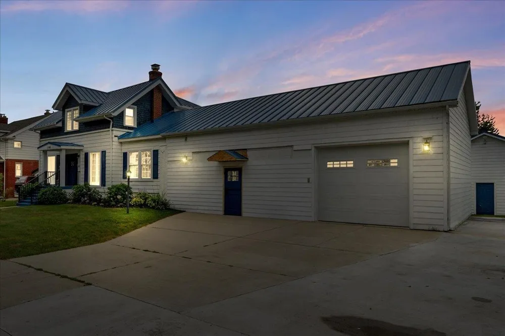 1748 Saint Clair River Drive Algonac City, MI 48001
