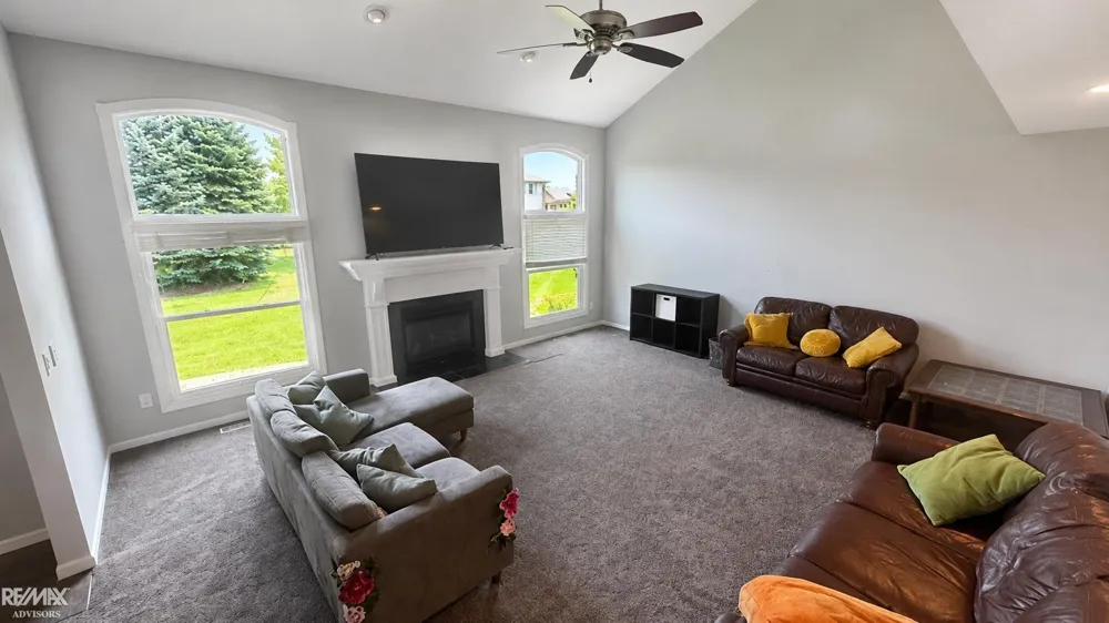 46654 West Ridge Drive Macomb Township, MI 48044