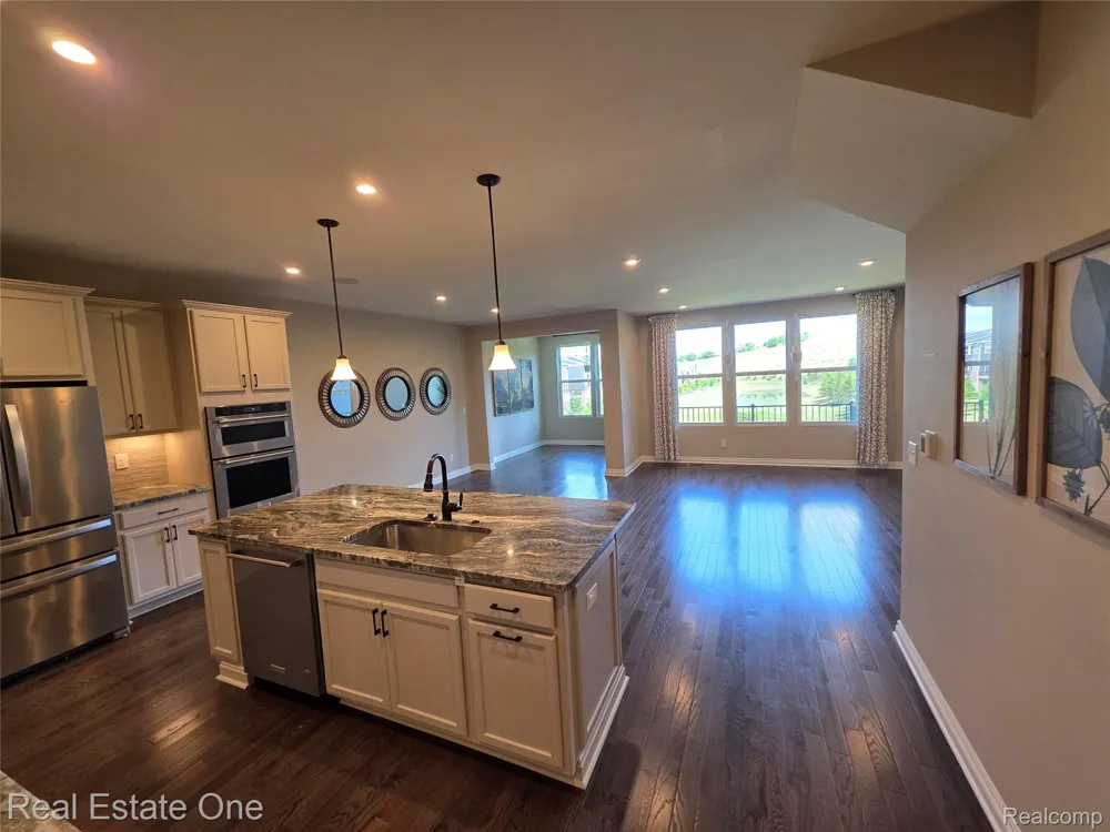 4913 Glenora Drive #98 Orion Charter Township, MI 48359