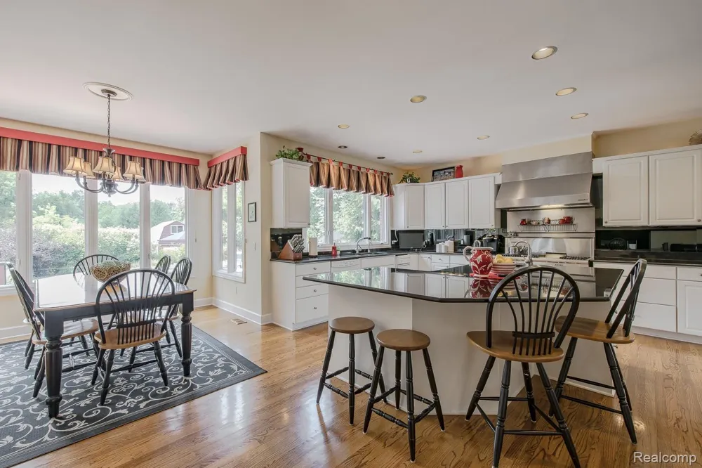 3720 Northwood Drive West Bloomfield Charter Township, MI 48324