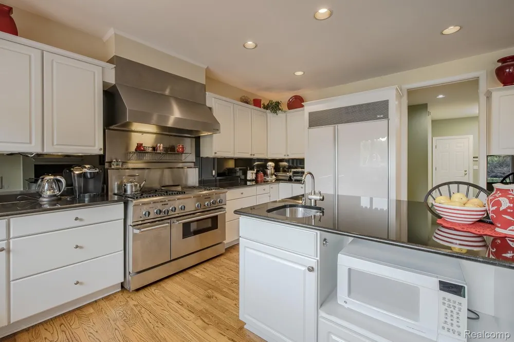 3720 Northwood Drive West Bloomfield Charter Township, MI 48324