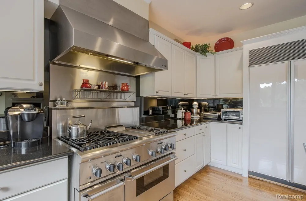 3720 Northwood Drive West Bloomfield Charter Township, MI 48324