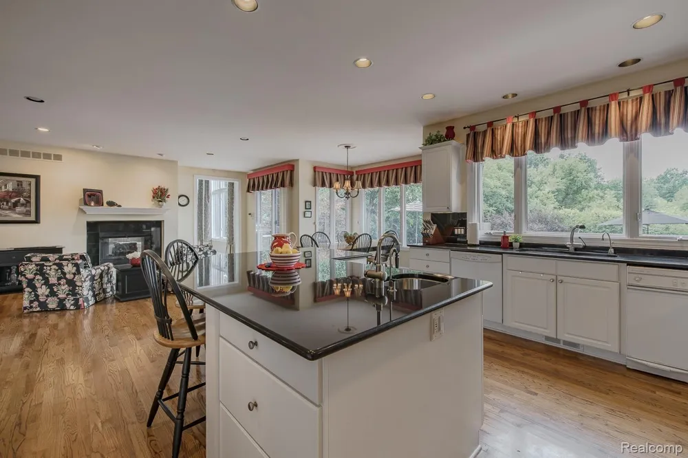 3720 Northwood Drive West Bloomfield Charter Township, MI 48324