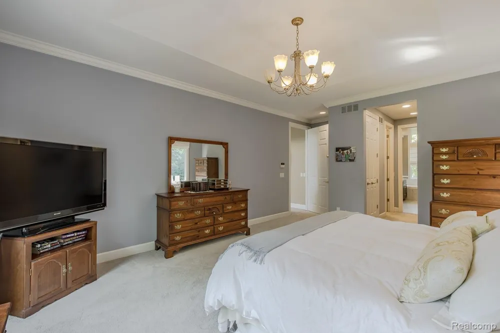 3720 Northwood Drive West Bloomfield Charter Township, MI 48324