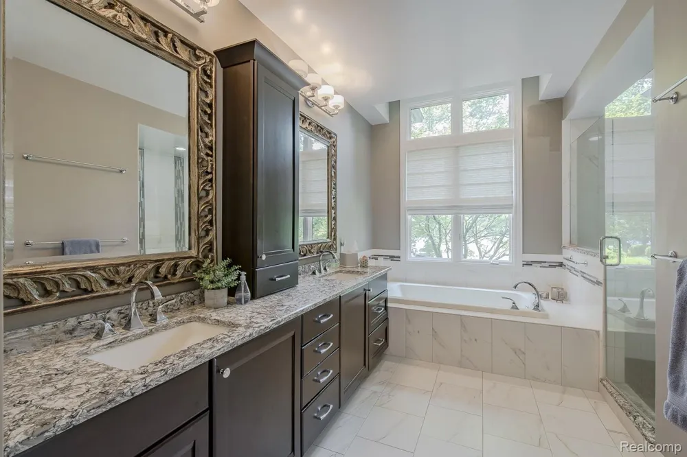 3720 Northwood Drive West Bloomfield Charter Township, MI 48324