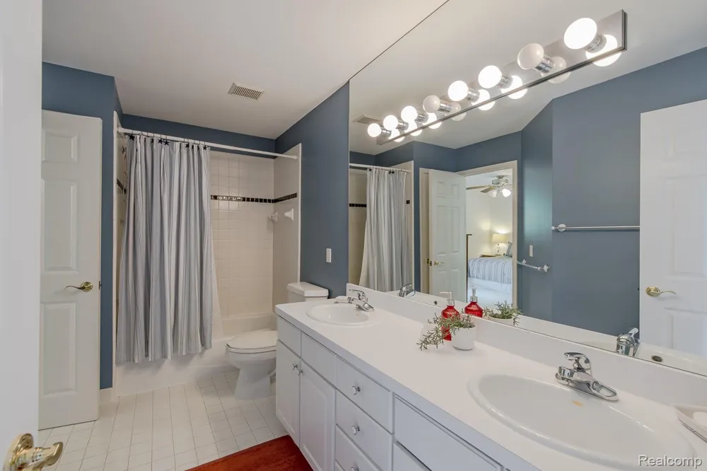 3720 Northwood Drive West Bloomfield Charter Township, MI 48324