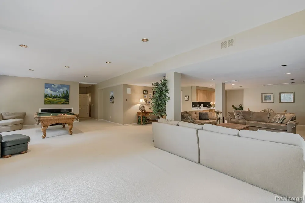 3720 Northwood Drive West Bloomfield Charter Township, MI 48324