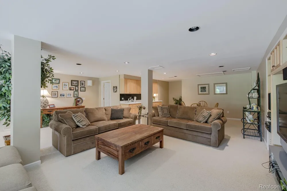 3720 Northwood Drive West Bloomfield Charter Township, MI 48324