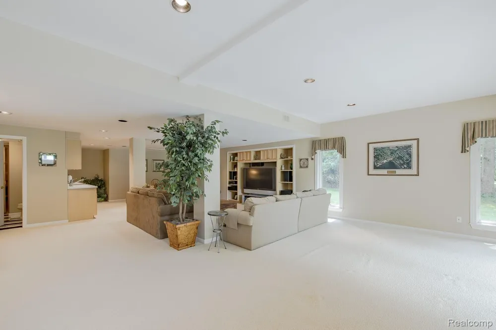 3720 Northwood Drive West Bloomfield Charter Township, MI 48324