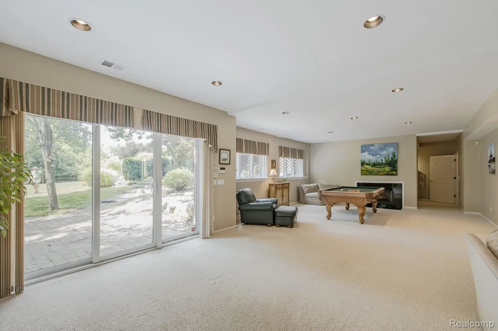 3720 Northwood Drive West Bloomfield Charter Township, MI 48324
