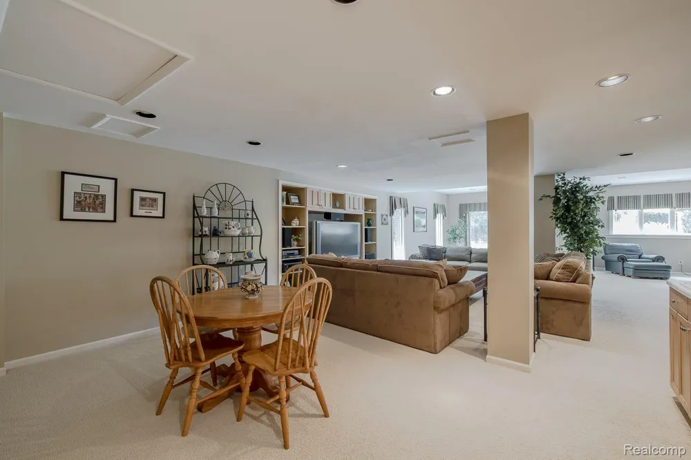 3720 Northwood Drive West Bloomfield Charter Township, MI 48324