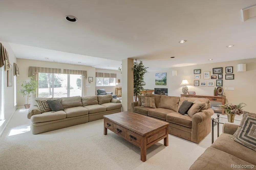 3720 Northwood Drive West Bloomfield Charter Township, MI 48324