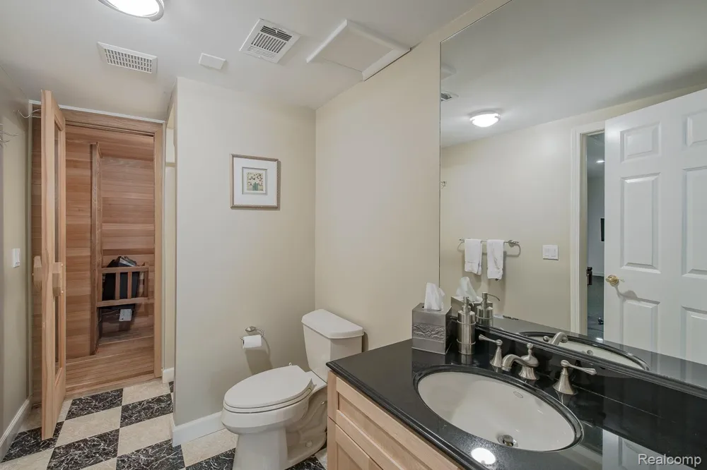 3720 Northwood Drive West Bloomfield Charter Township, MI 48324