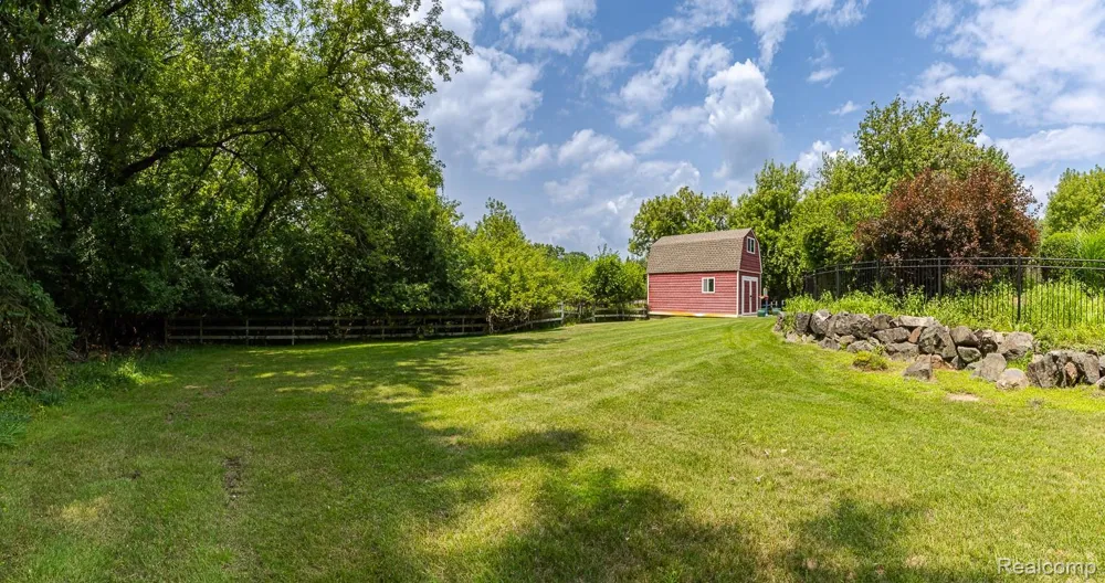 3720 Northwood Drive West Bloomfield Charter Township, MI 48324