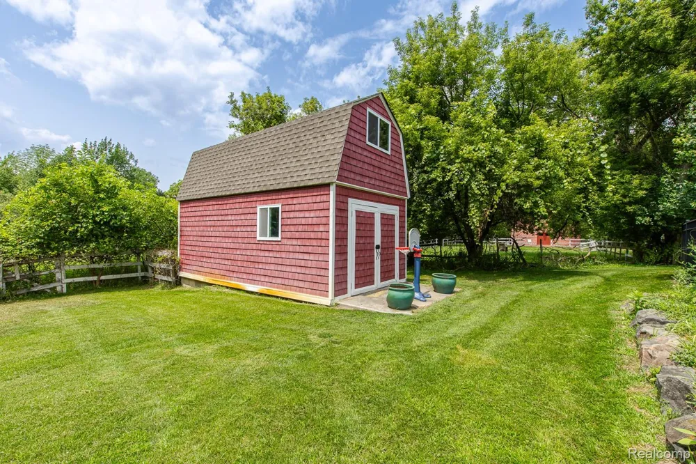 3720 Northwood Drive West Bloomfield Charter Township, MI 48324