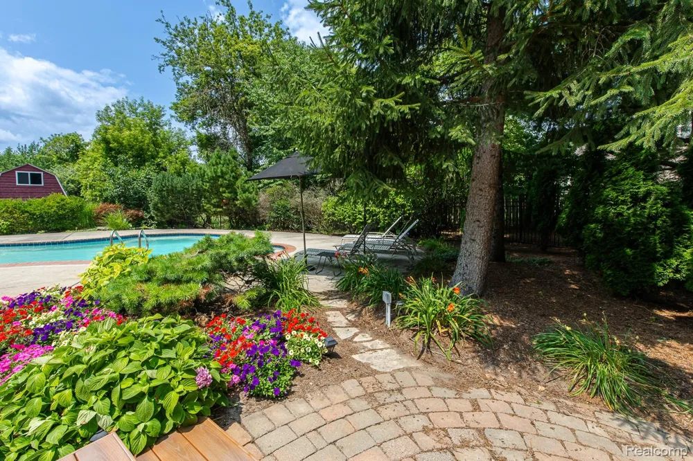 3720 Northwood Drive West Bloomfield Charter Township, MI 48324