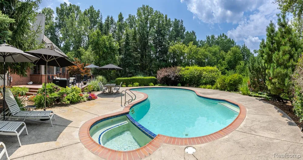 3720 Northwood Drive West Bloomfield Charter Township, MI 48324
