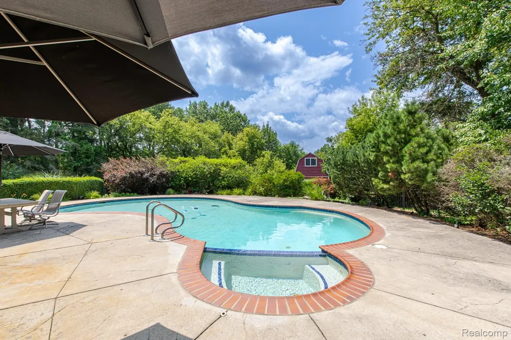 3720 Northwood Drive West Bloomfield Charter Township, MI 48324