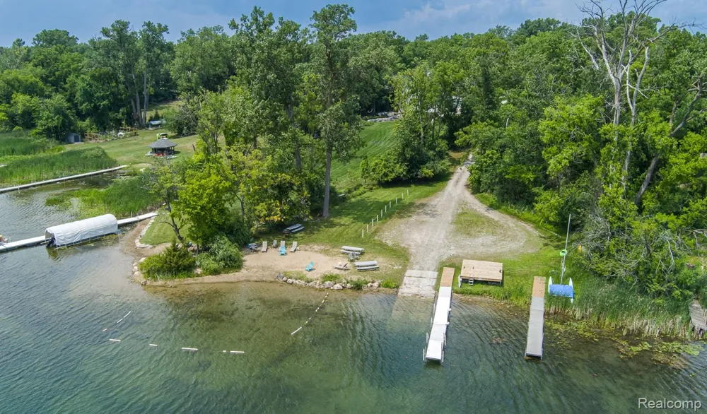 3720 Northwood Drive West Bloomfield Charter Township, MI 48324