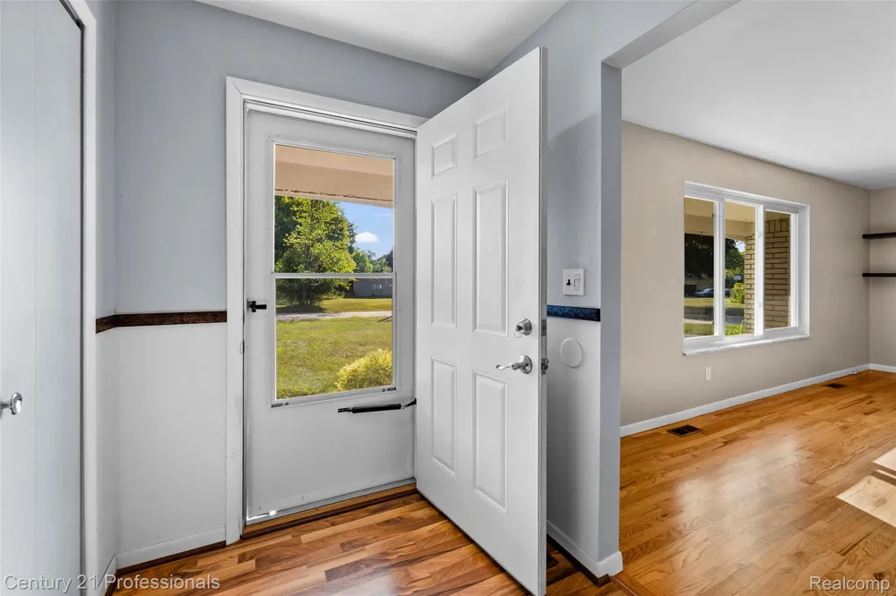 31991 STAMAN Farmington Hills City, MI 48336
