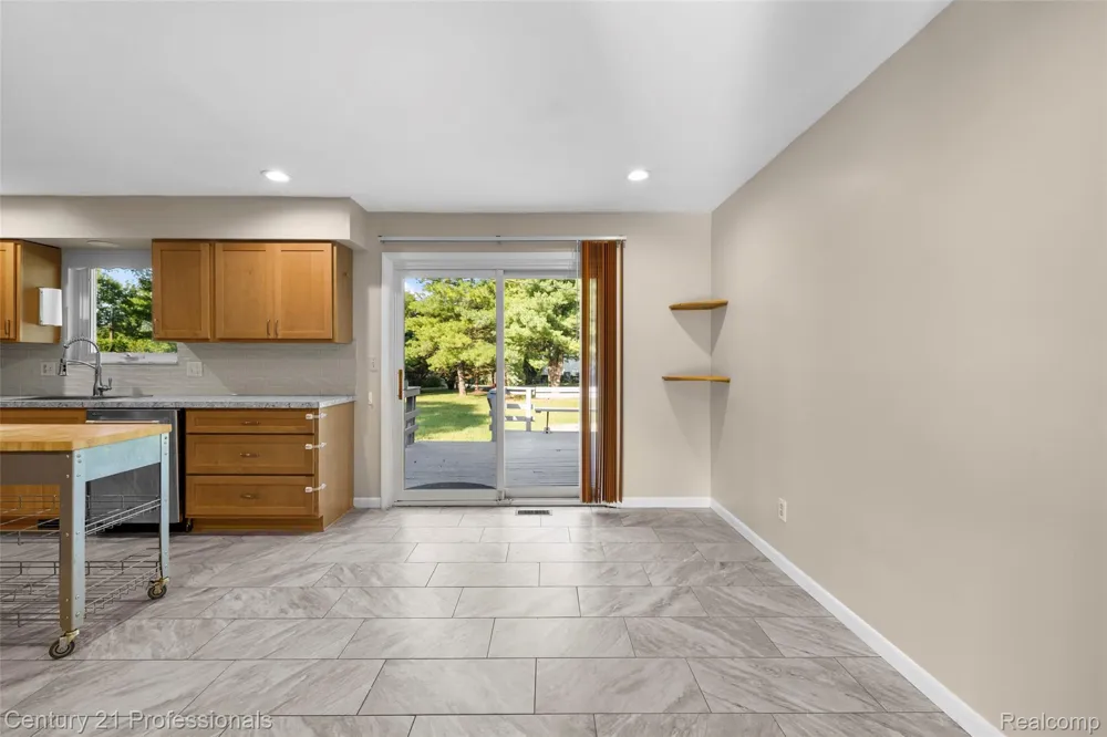 31991 STAMAN Farmington Hills City, MI 48336