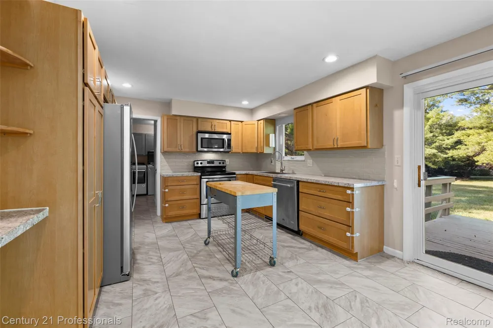 31991 STAMAN Farmington Hills City, MI 48336
