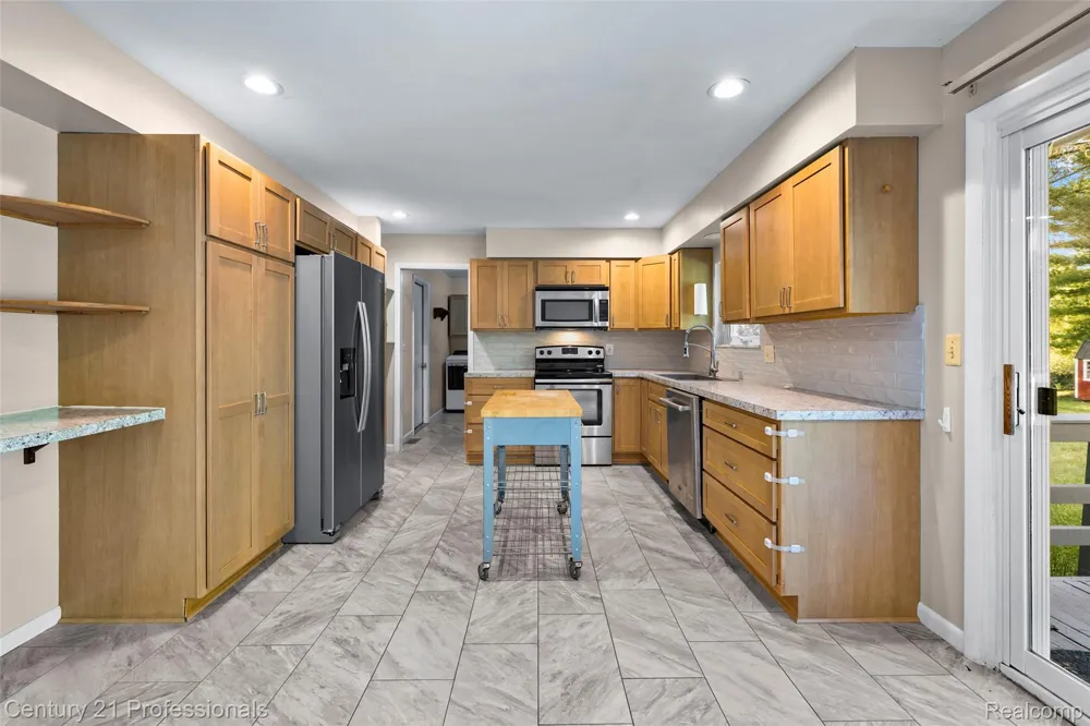 31991 STAMAN Farmington Hills City, MI 48336