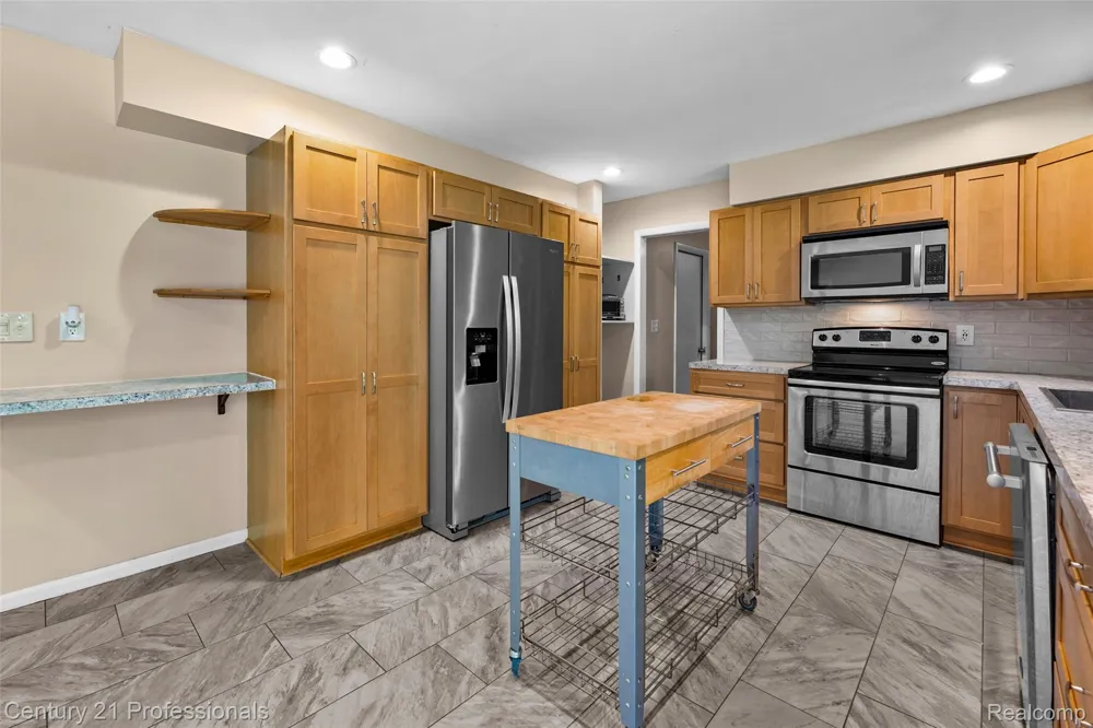 31991 STAMAN Farmington Hills City, MI 48336