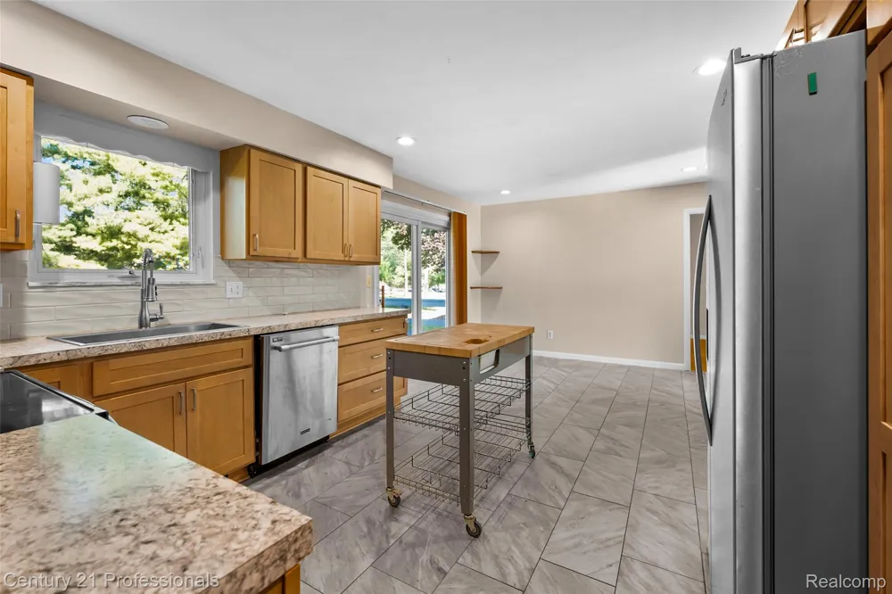 31991 STAMAN Farmington Hills City, MI 48336