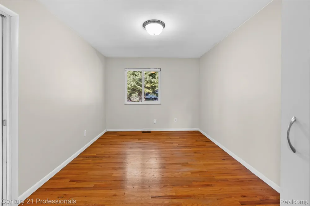 31991 STAMAN Farmington Hills City, MI 48336