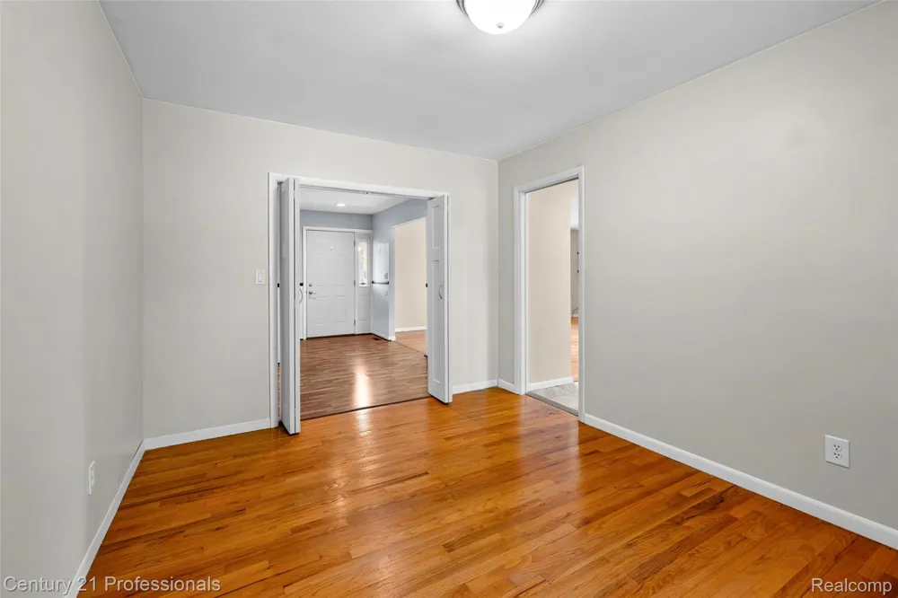 31991 STAMAN Farmington Hills City, MI 48336