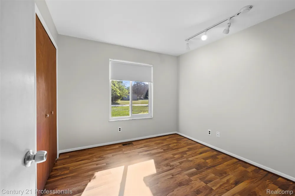 31991 STAMAN Farmington Hills City, MI 48336