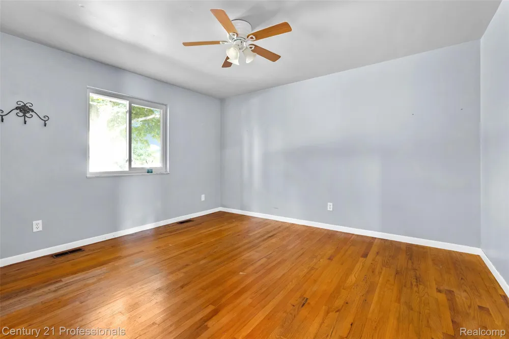 31991 STAMAN Farmington Hills City, MI 48336
