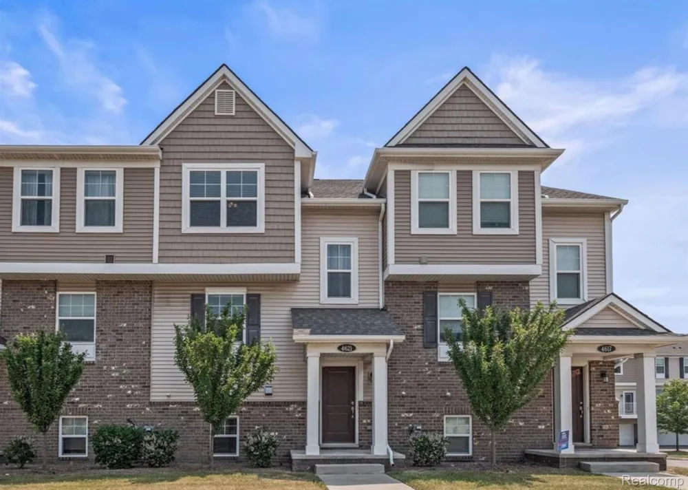 4621 BRADLEY CIRCLE Troy City, MI 48085