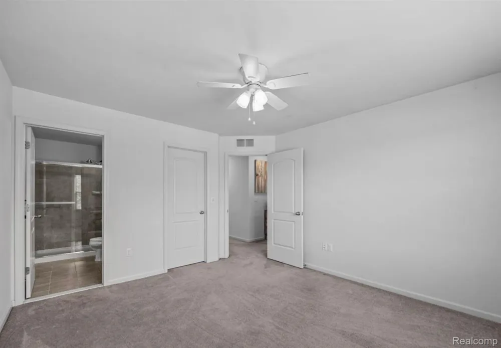4621 BRADLEY CIRCLE Troy City, MI 48085