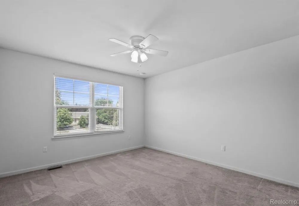 4621 BRADLEY CIRCLE Troy City, MI 48085